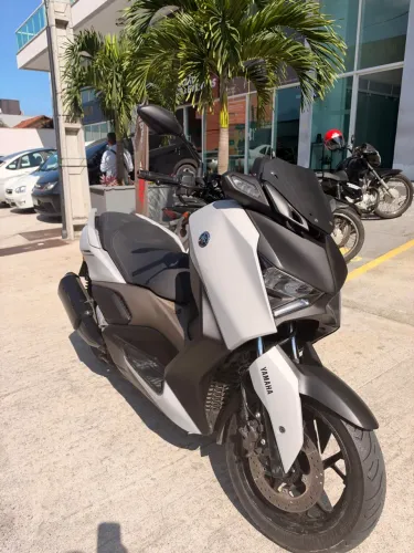 X Max 250 super nova