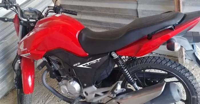 VENDO MOTO HONDA FAN 160 CONSERVADA