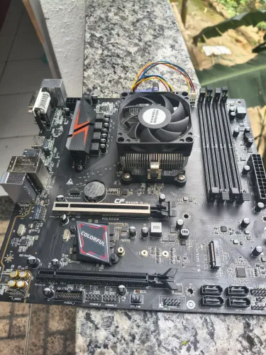 Kit b450m deluxe colorfull + Ryzen 3 2200g