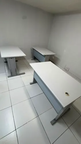 Três Birôs para escritório 