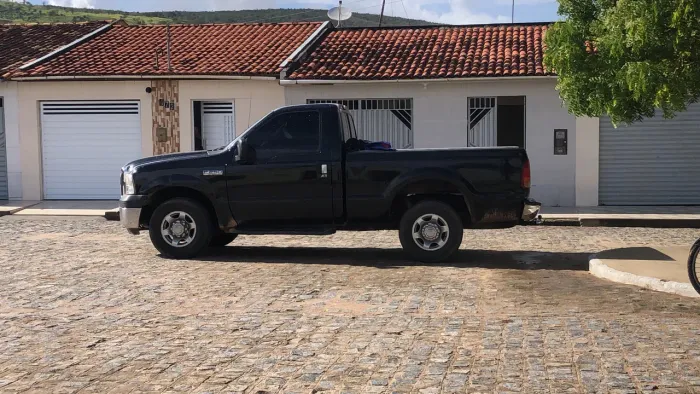 Ford F-250 XLT 4.2 TB Diesel 2004