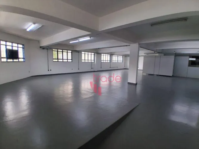 Salão Comercial para Locação no Bairro Jardim Novo Mundo em Ribeirão Preto com Copa.