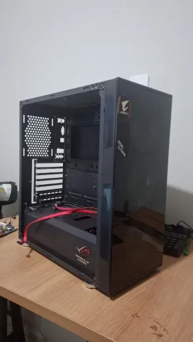 Gabinete Gamer Mid-Tower - Vidro Temperado + Estilo ROG/AORUS