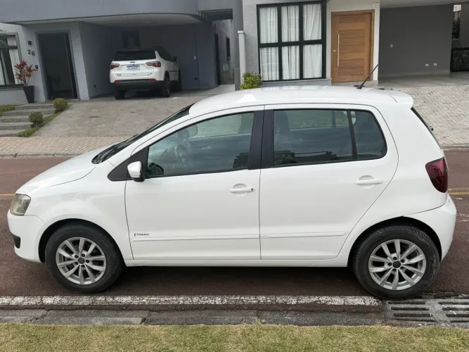 Volkswagen Fox 1.0 MI Total Flex 8V 5P 2013