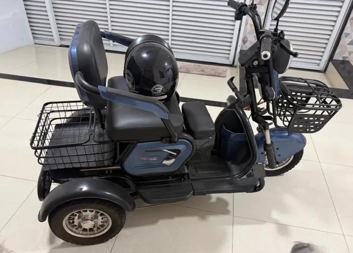 Triciclo elétrico