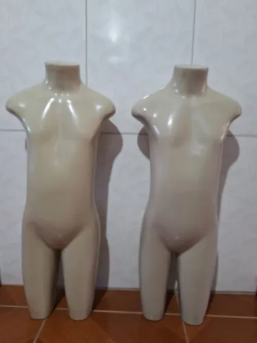 Manequim infantil exposição loja