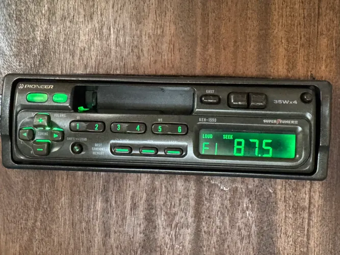 Toca fita rádio e com Bluetooth pioneer keh-1550 na promoção so 699,99