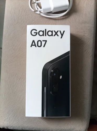 Vendo celular samsung A7 novo