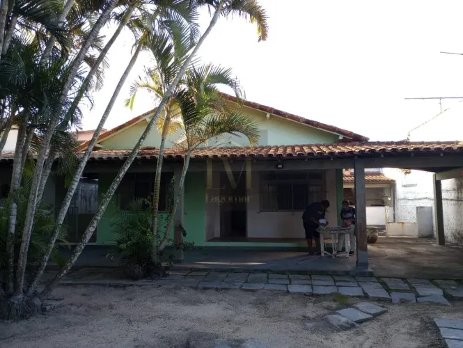 Casa a venda com quintal de 600mtrs