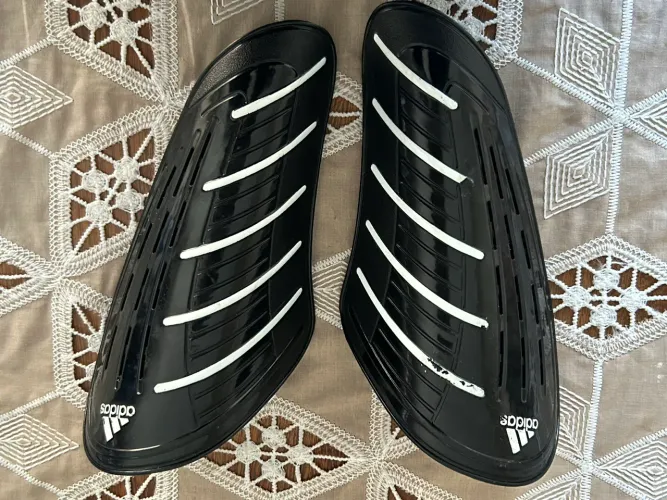 Caneleira Adidas Original 