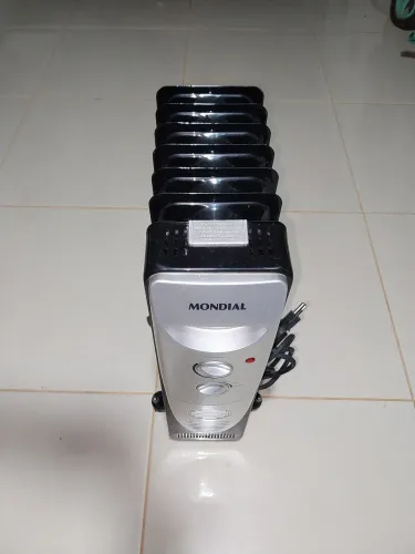Aquecedor a óleo Mondial modelo A-06 de 1500w