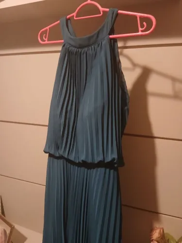 Vestido longo verde plissado
