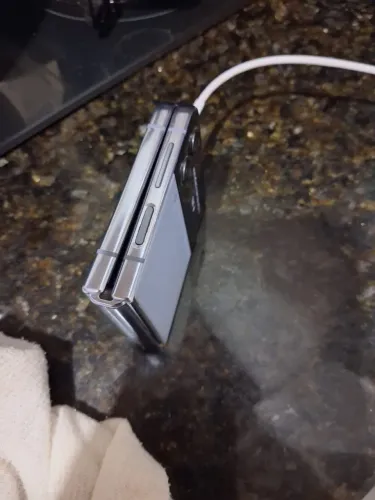 Z flip 4 da Samsung com tela parada