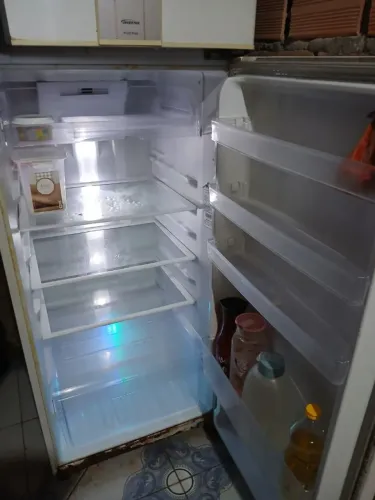 Geladeira PANASONIC