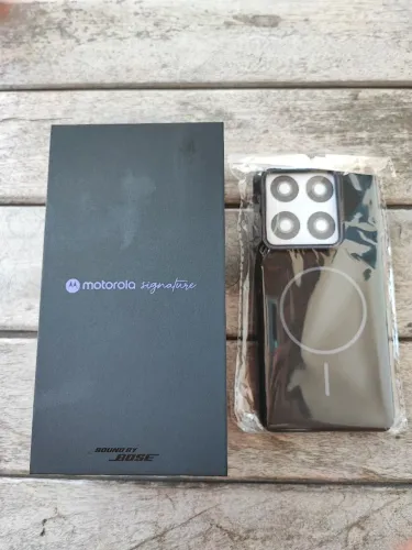MOTOROLA SIGNATURE 512GB ( LACRADO )