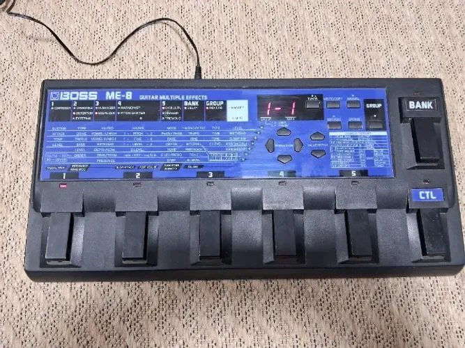 Pedaleira Para Guitarra Boss ME-8 Ótimo Estado