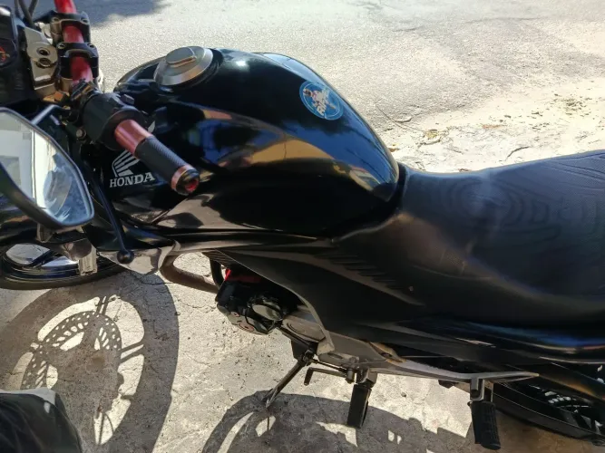 Cb 300 2013 em otimo estado 2 pneu novo em meu nome interessados é so ligar *31 za