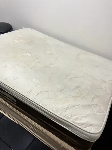 Cama Queen