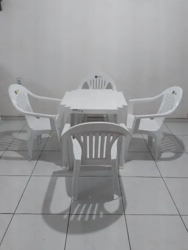 Conjunto Mesa TRAMONTINA  com 4 cadeiras  