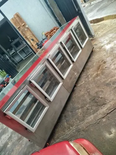 Balcão- ?Vitrine seca pra quitandas tamanho 3 metros - toda no INOX - 5 portas.