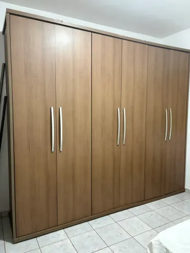 Guarda-Roupa Casal 6 Portas 6 Gavetas e 1 Gaveta com Chave Dobradiça por R$550,00
