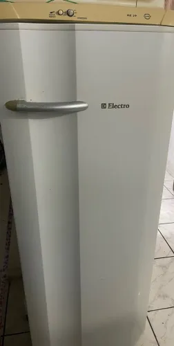 Vende se geladeira 1 porta