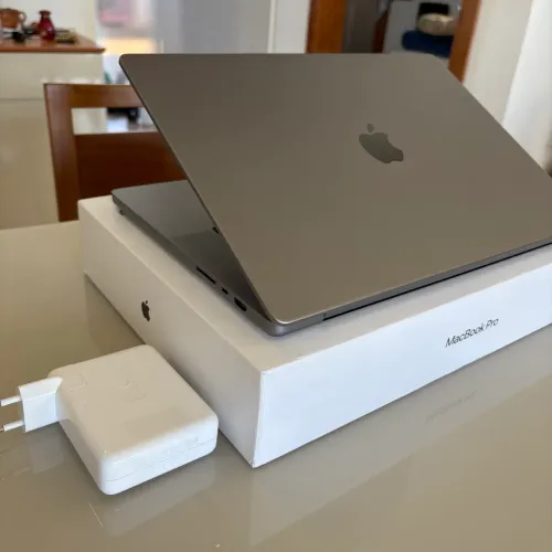 MacBook Pro 16" M1 Pro (10 CPU / 16 GPU) 16GB RAM 512GB SSD