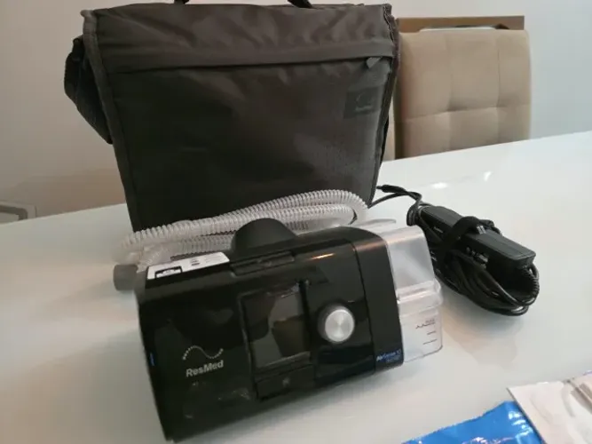 CPAP ResMed AirSense 10 AutoSet (Apenas 673h) + Umidificador + 2 Máscaras + Filtros