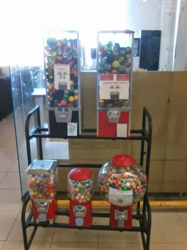 Vendo ou Troco Máquinas de Bolinhas Tamanhos Variados