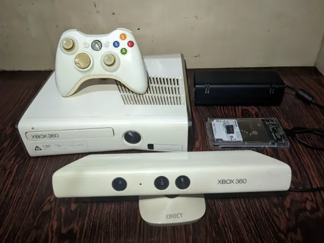 Xbox 360 Slim Edição Especial Branco