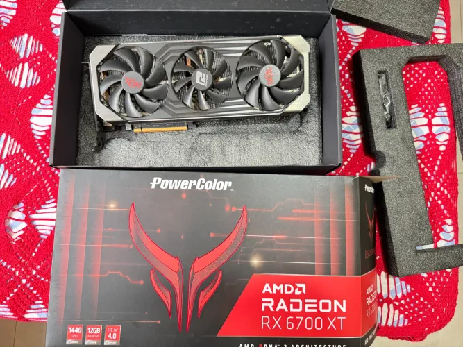Placa de Vídeo PowerColor Red Devil Radeon RX 6700 XT 12GB GDDR6