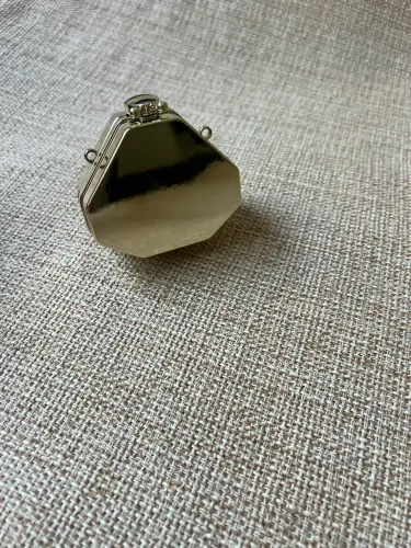 Bolsa pequena dourada 