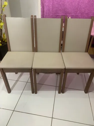 Conjunto com 4 cadeiras para mesa de jantar