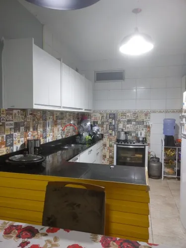 Casa mobiliada com aparelhos de ar-condicionado