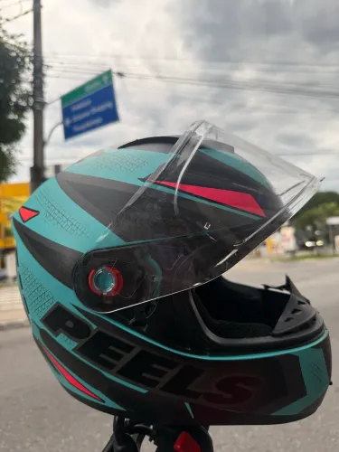 Capacete peels