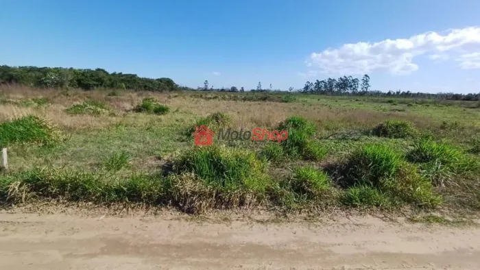 Terreno, na Lagoa da Serra
