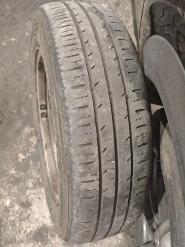 Vendo pneu meia vida , roda muito ainda!