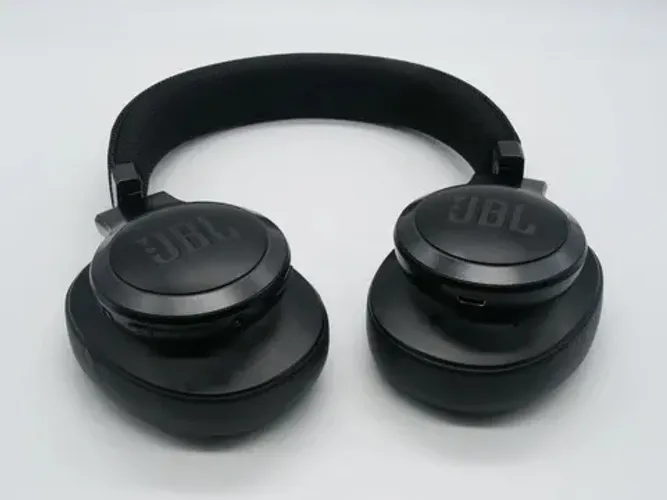 Fone de ouvido JBL Live 660 NC