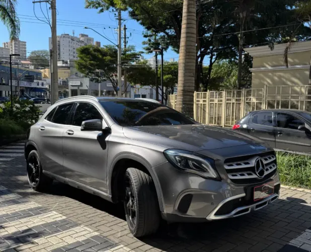 Mercedes-Benz GLA 200 Adv. 1.6/1.6 TB 16V Flex Aut. 2018