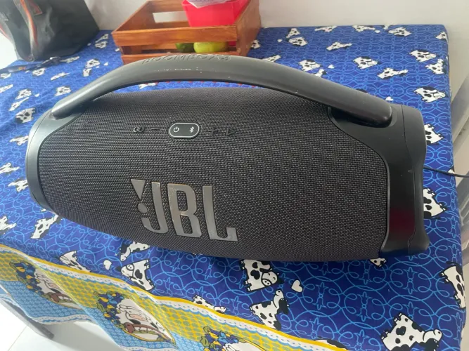 Vende se JBL BOMBOX 3