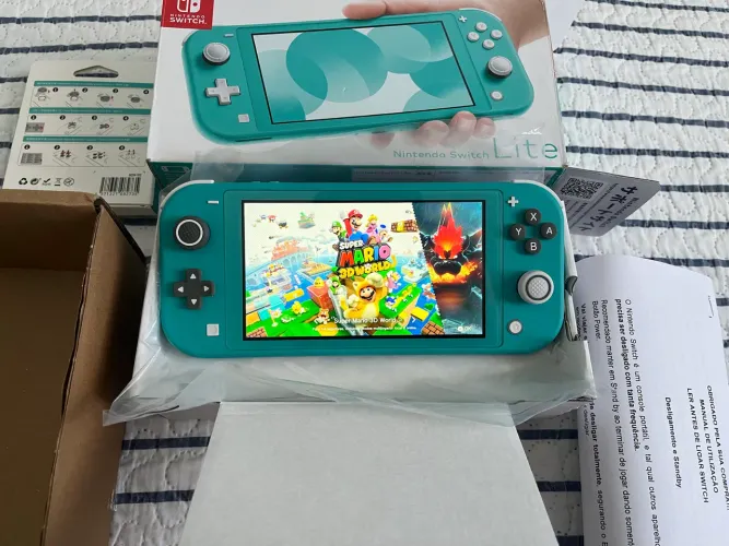 Nintendo Switch Lite Desbloqueado - Igual a Novo (Completo na Caixa)