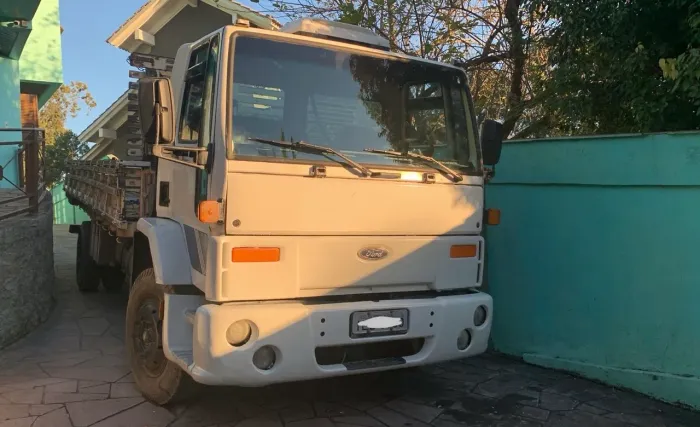 Ford Cargo 1317F 2003 - Mecânica nova
