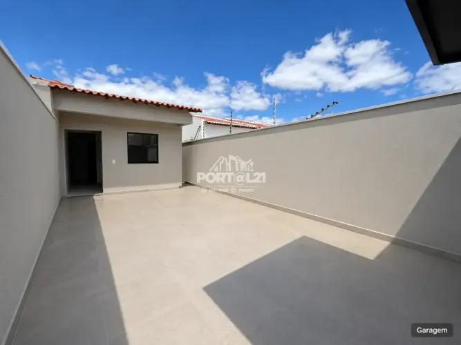Casa à venda no Loteamento Assemco com 2 quartos, garagem e quintal amplo, Petrolina, PE