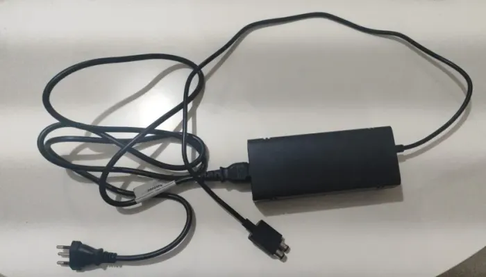 Fonte Para Xbox 360 Slim Bivolt Conector 2 Pinos Com Cabo De Energia