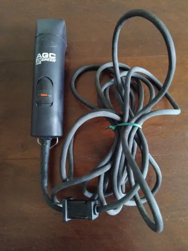 Vendo Máquina De Tosa Profissional Andis AGC 2 Speed 120v + Lâmina 7F Precision Edge