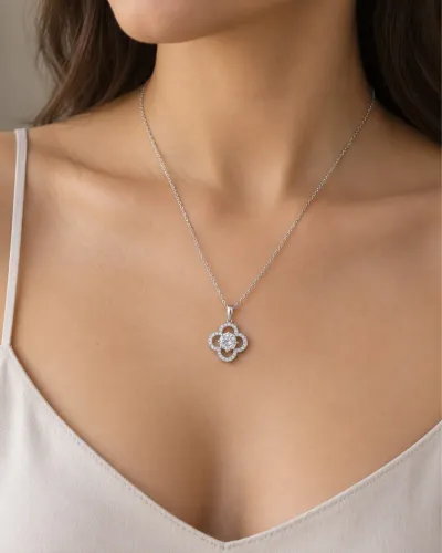 Pingente de Ouro com Diamante 1 ct F/VS1 + 28 Diamantes