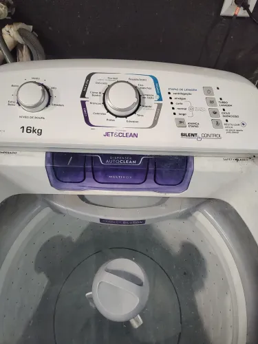 Máquina de lavar roupa Eletrolux