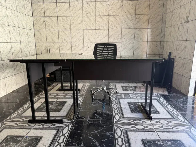 Mesa de escritório de vidro