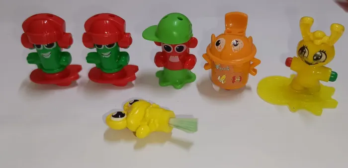 6 brinquedos do Kinder Ovo