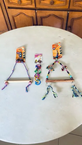 Vendo kit de brinquedos para calopsitas novos